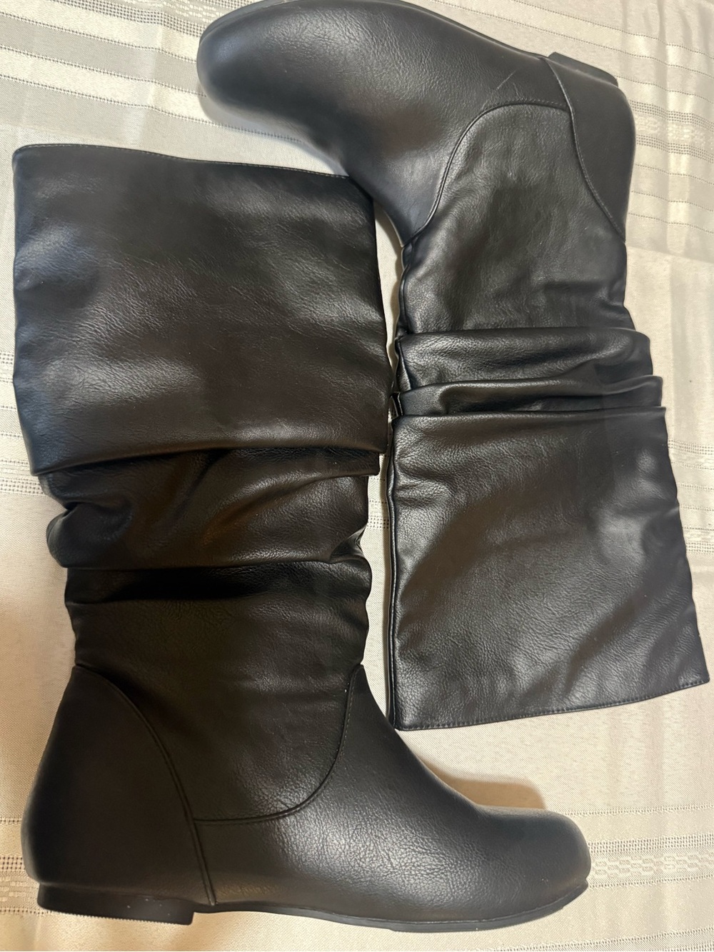 Journee Classic Black Slouchy Knee-High Boots - Women size 7